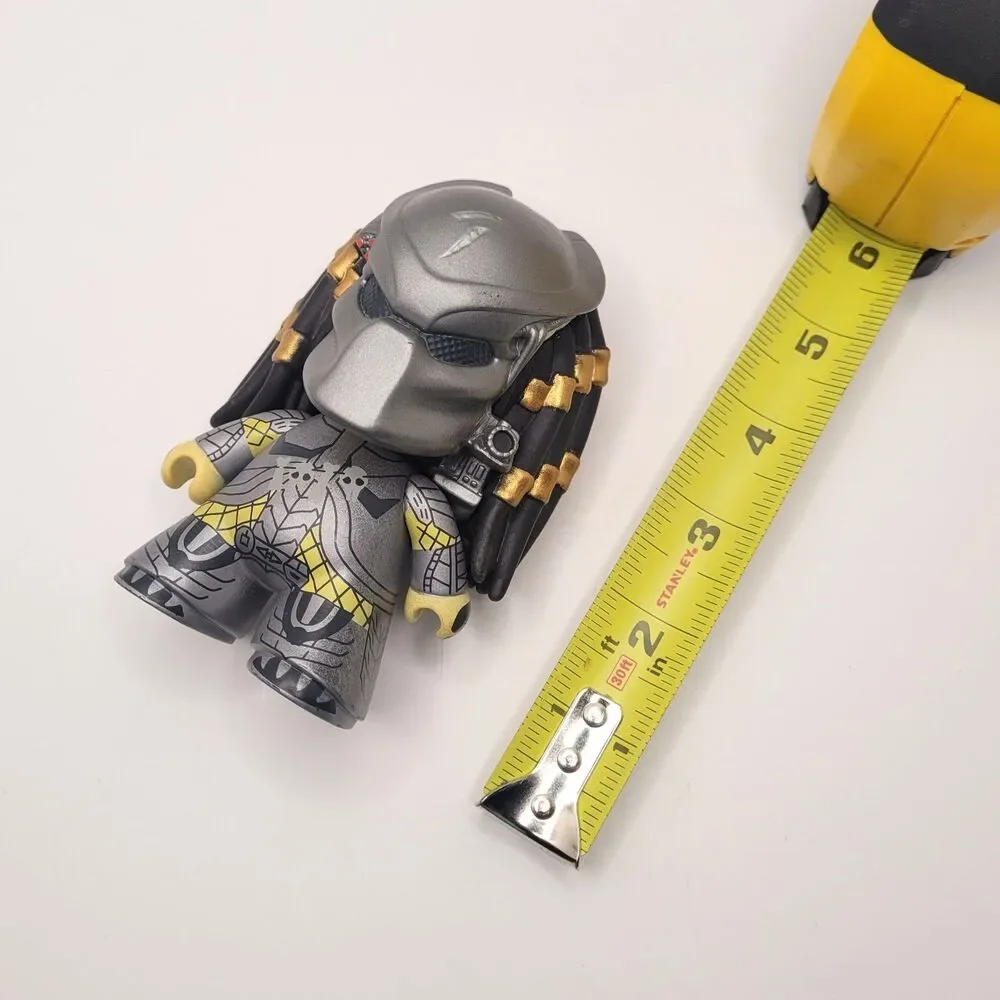 Titan Merchandise AVP Scar Predator 4.5